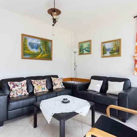 Apartman Fewo-vistamar-mit-meerblick-pool-grosser-terrasse-und-garten-grill-parkplatz-und-wlan-gratis Santa Úrsula