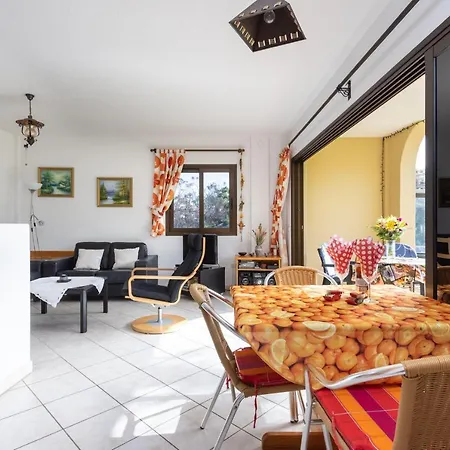 Apartman Fewo-vistamar-mit-meerblick-pool-grosser-terrasse-und-garten-grill-parkplatz-und-wlan-gratis