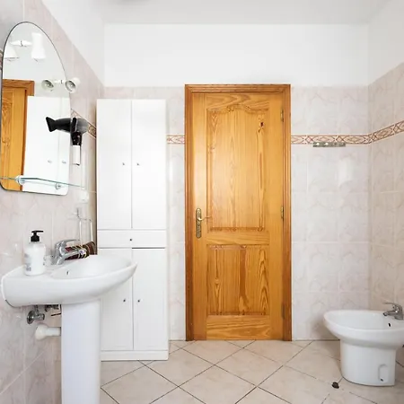 Appartement Fewo-vistamar-mit-meerblick-pool-grosser-terrasse-und-garten-grill-parkplatz-und-wlan-gratis Santa Úrsula