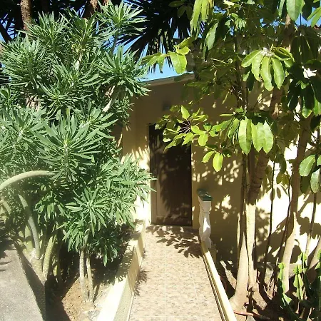 Fewo-vistamar-mit-meerblick-pool-grosser-terrasse-und-garten-grill-parkplatz-und-wlan-gratis *